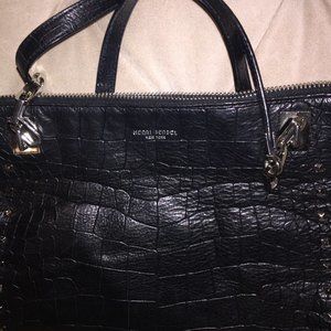 Henri Bendel Black shoulder bag Leather